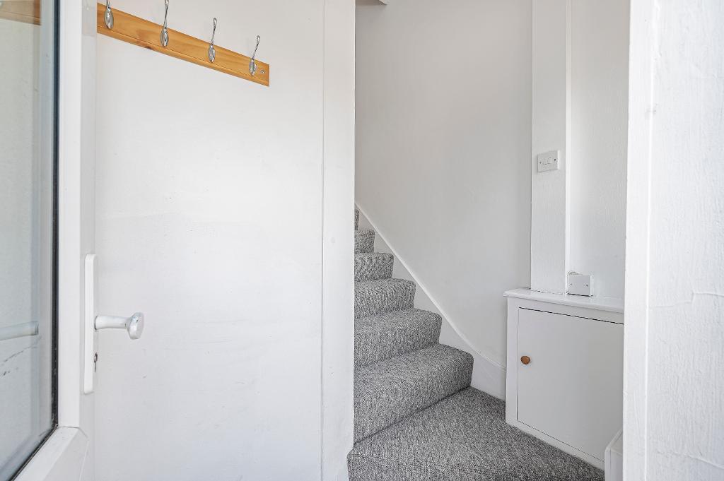 3 Bedroom Flat for Sale in Seaford, BN25 3JY