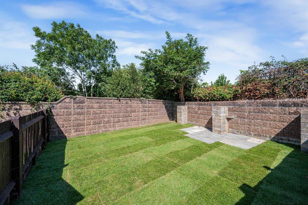 3 Bedroom Flat for Sale in Seaford, BN25 3JY
